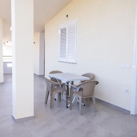 Appartement Ruhiges Und Karpen & Golem Bago