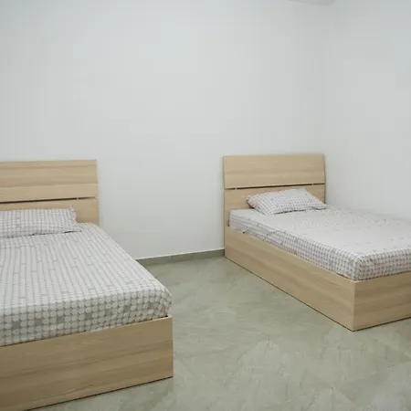 Appartement Ruhiges Und Karpen & Golem