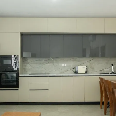 Appartement Ruhiges Und Karpen & Golem Bago
